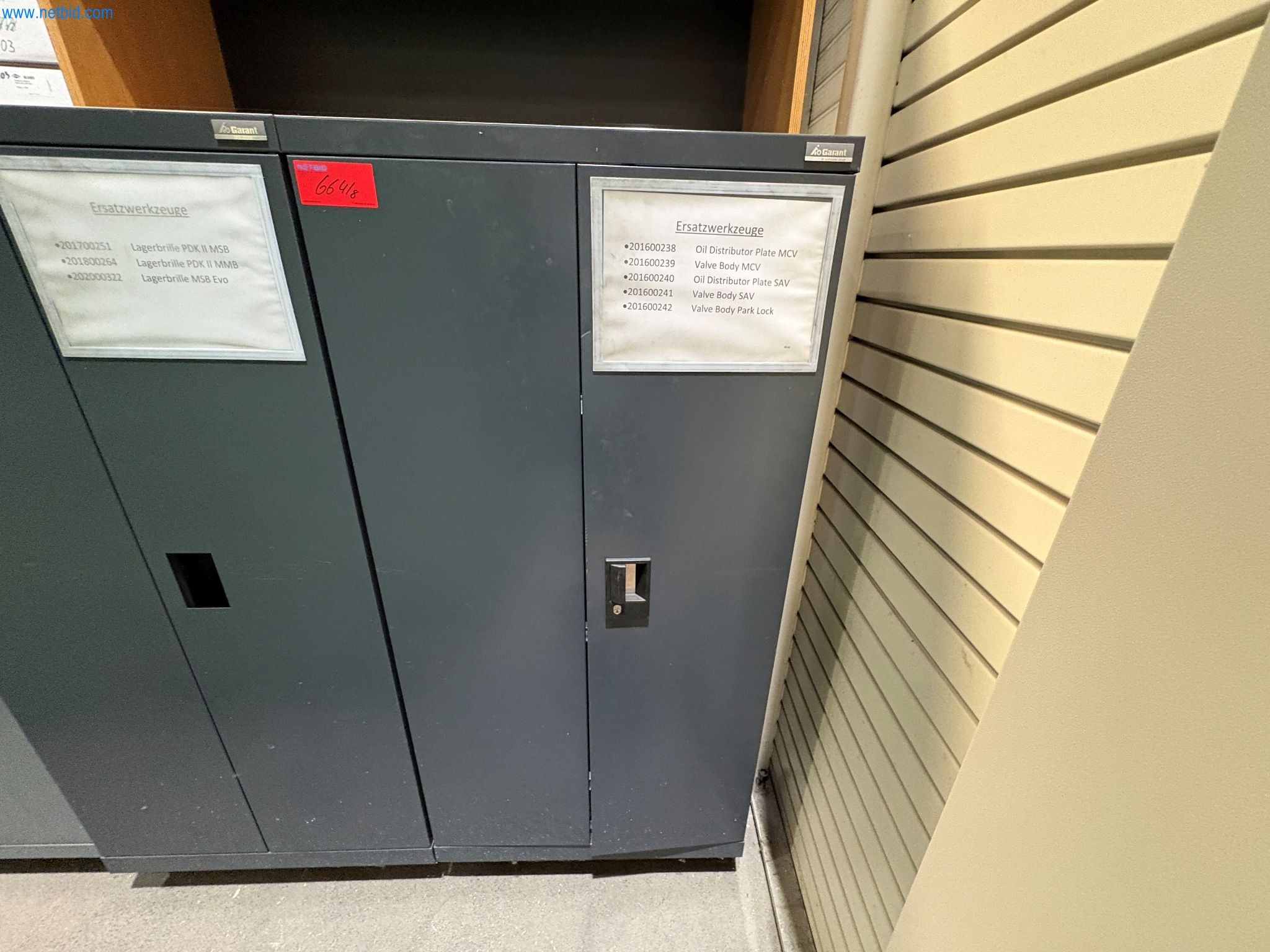 Werkzeugschrank m. Werkzeugaufnahmen
